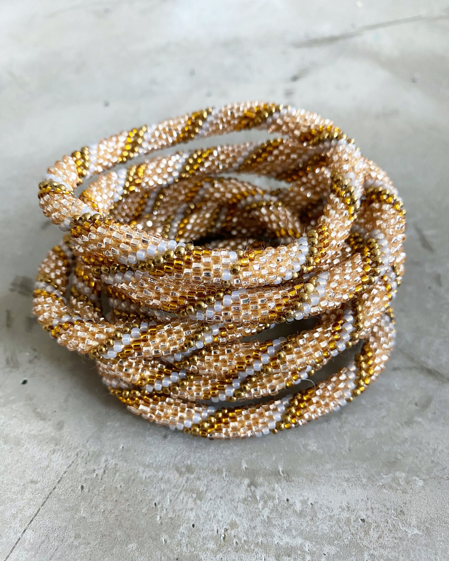 NUDE TWIST BRACELET