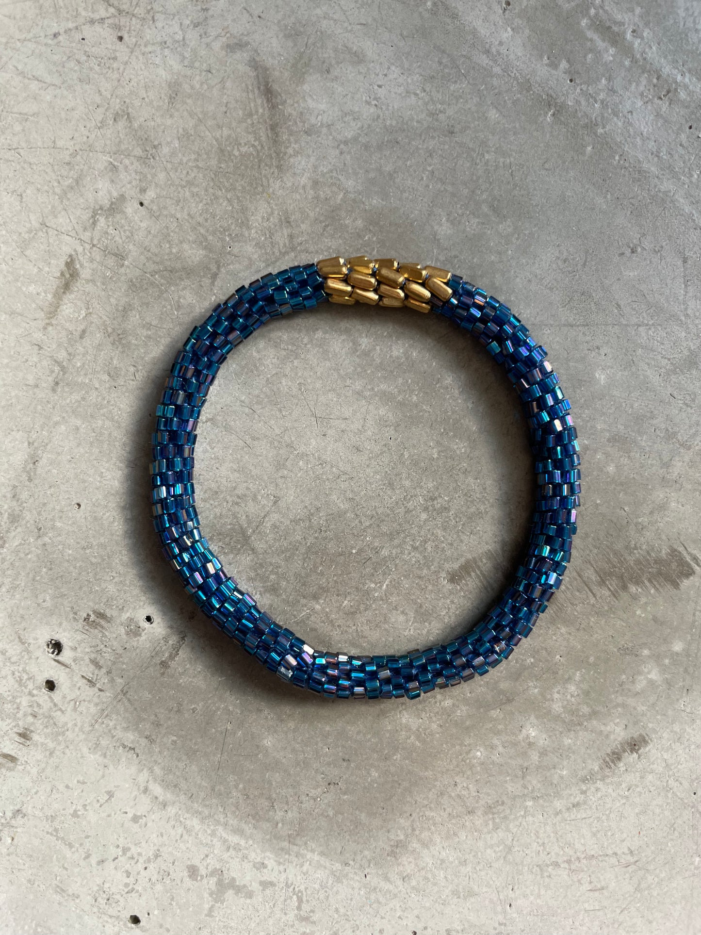 BLUE GOLD PLATE BRACELET