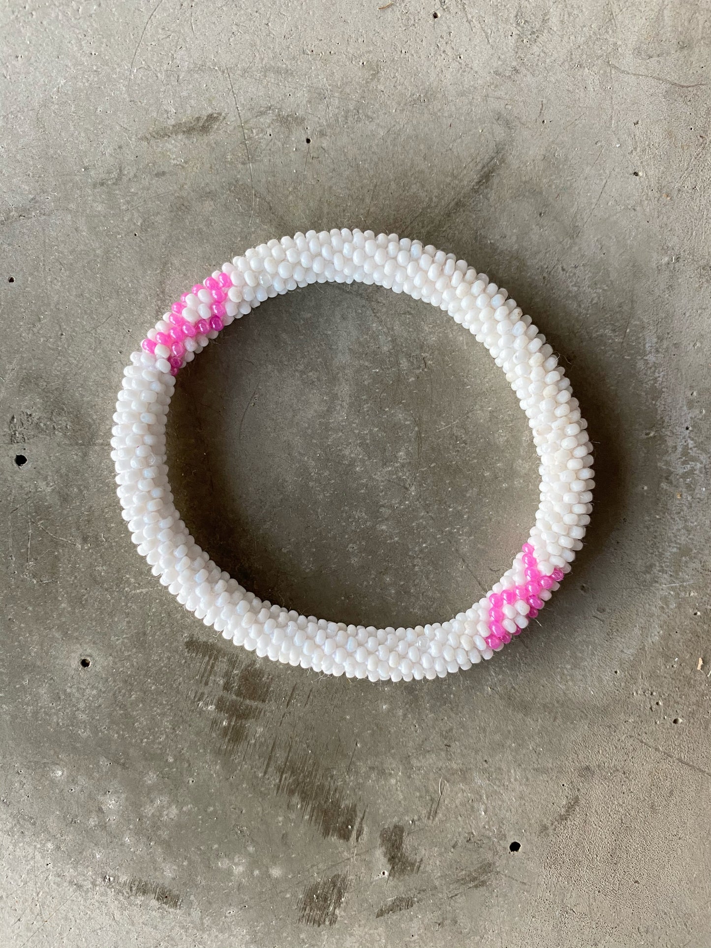 “STØT BRYSTERNE” PINK BOW BRACELET