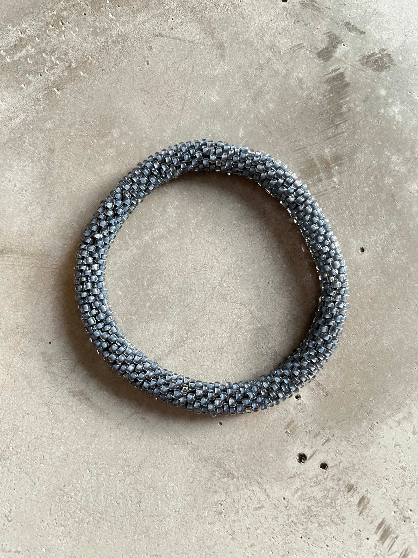 SOLID CLEAR GREY BRACELET