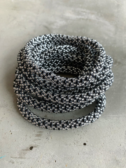 SILVER BLACK DOT BRACELET